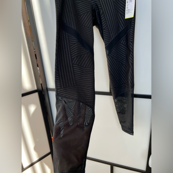 NWT Old Navy Mid-Rise 7/8 Ankle Length Go Dry Athletic Leggings Small Black - Picture 6 of 9